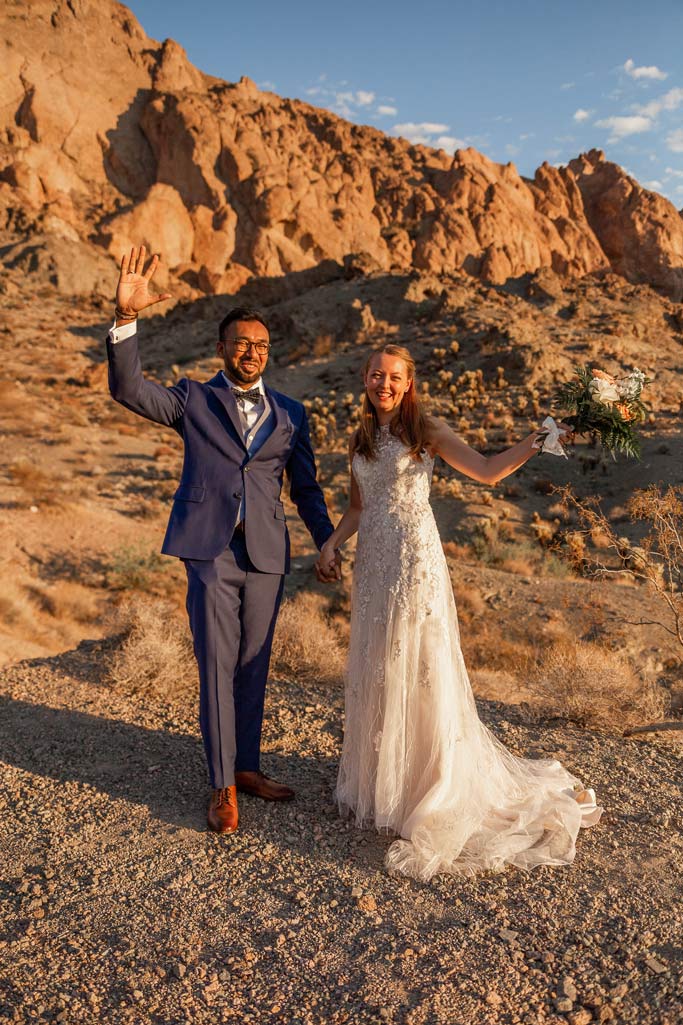 las vegas eloping couple at dawn in the canyon