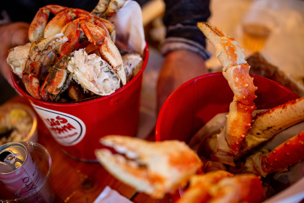 crab dinner elopement