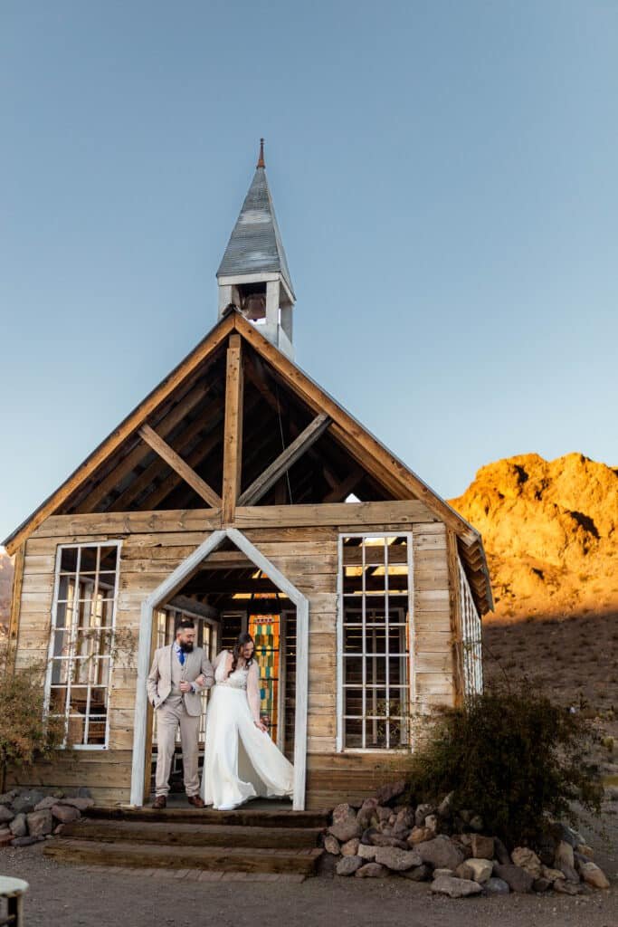 how to elope in nelson's ghost town