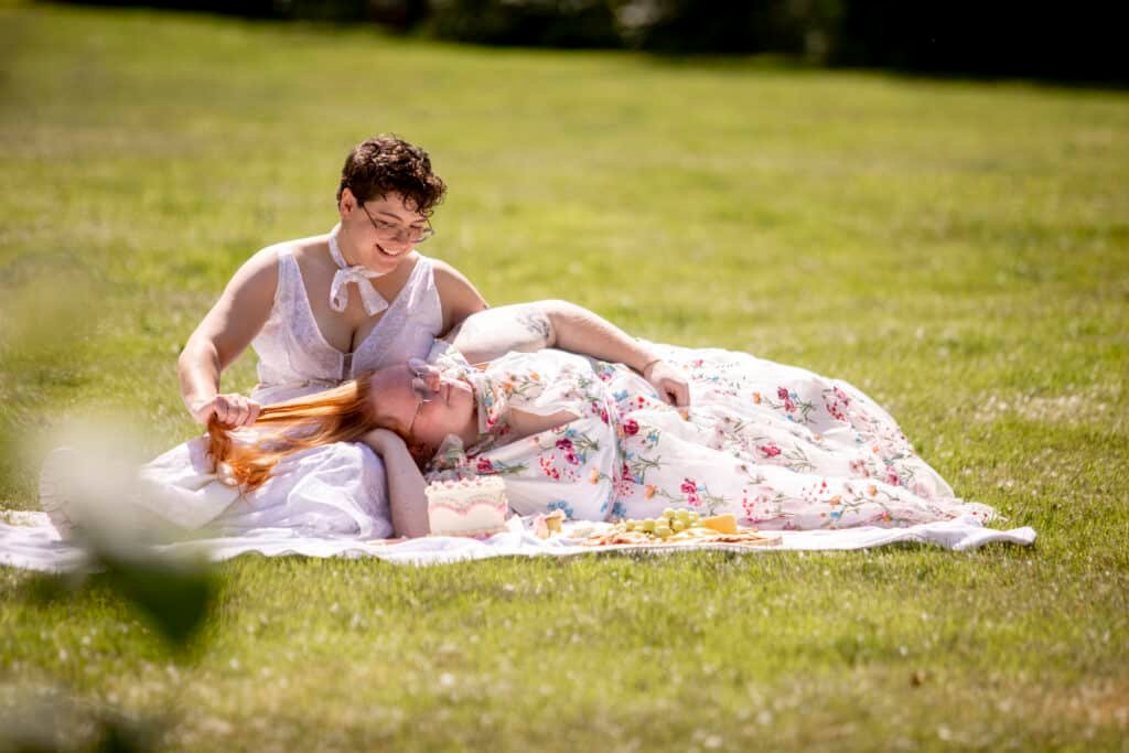 lesbian PNW elopement